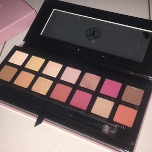 ABH modern renaissance pallet✨